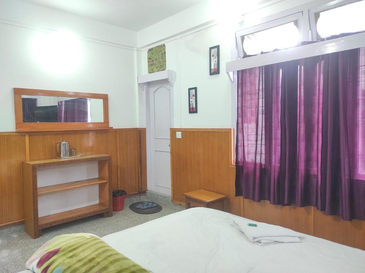 Hotel Tawang Regency Buitenkant foto