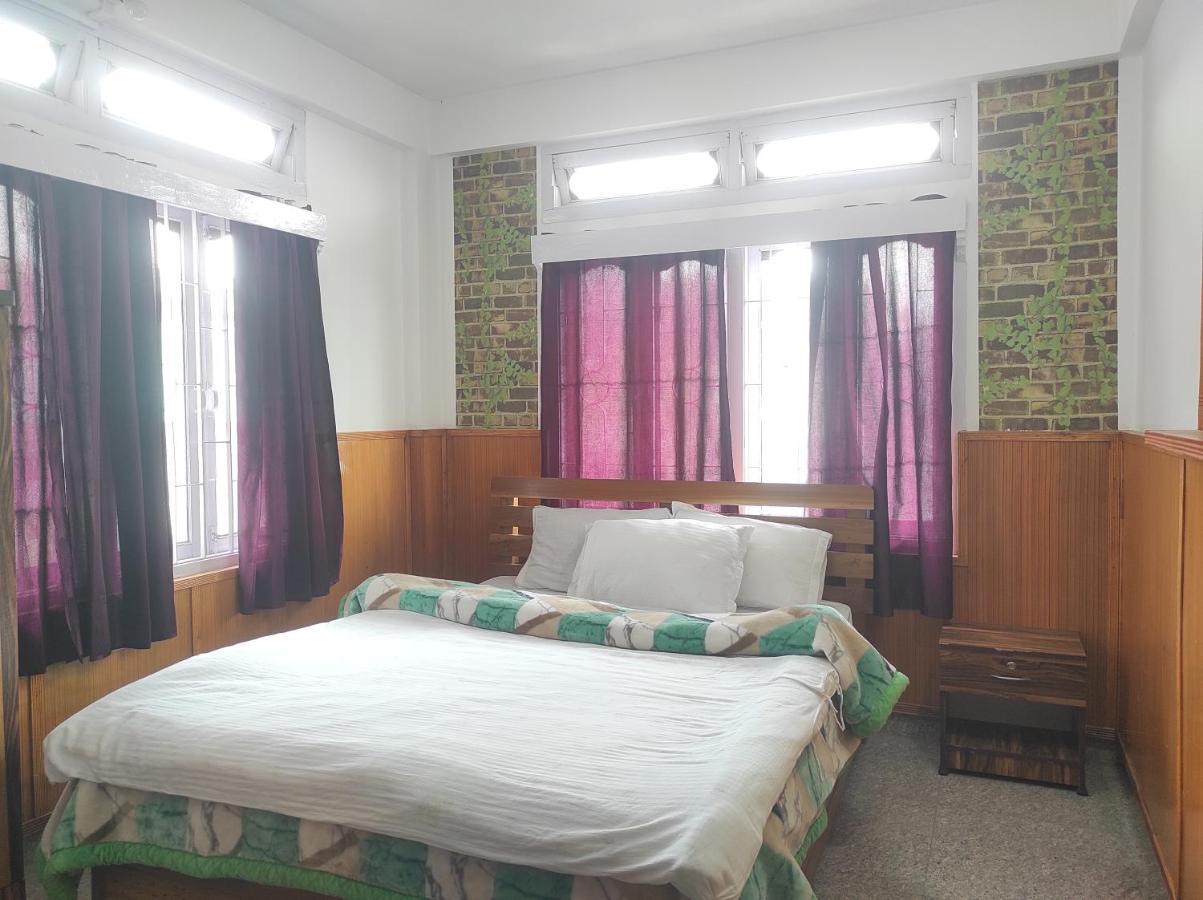 Hotel Tawang Regency Buitenkant foto
