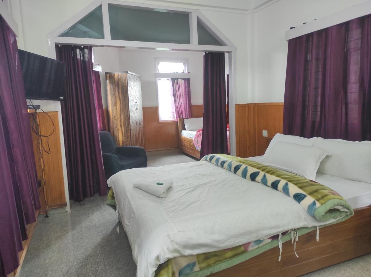 Hotel Tawang Regency Buitenkant foto