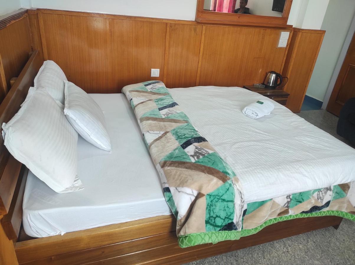 Hotel Tawang Regency Buitenkant foto