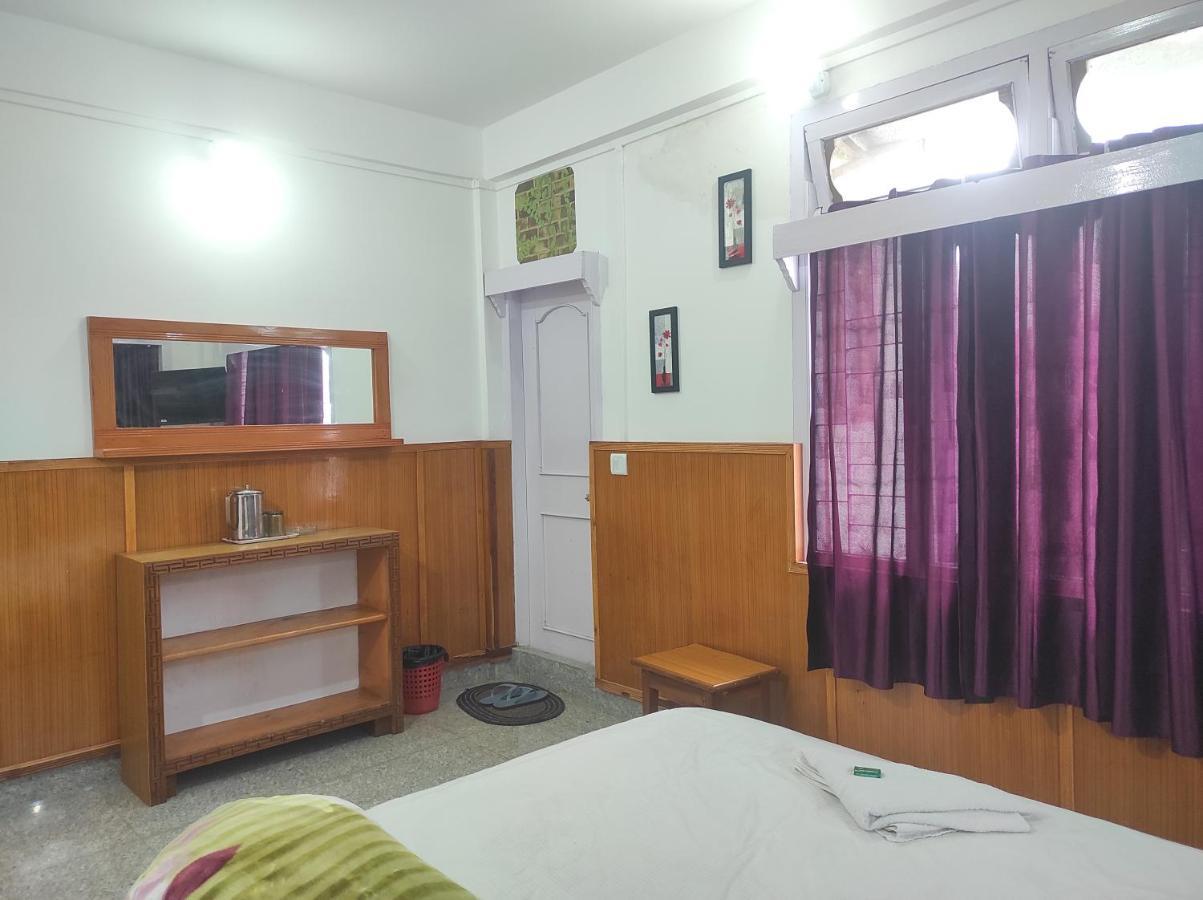 Hotel Tawang Regency Buitenkant foto