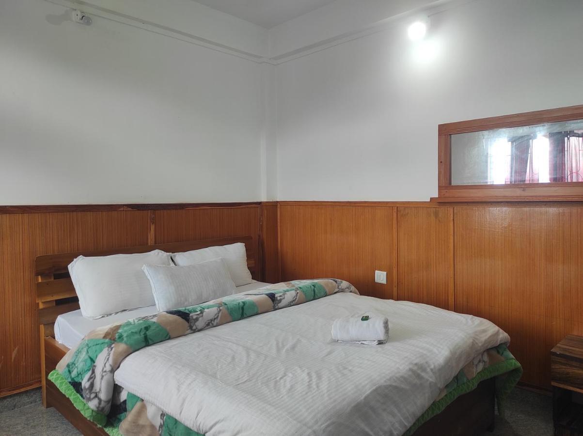 Hotel Tawang Regency Buitenkant foto