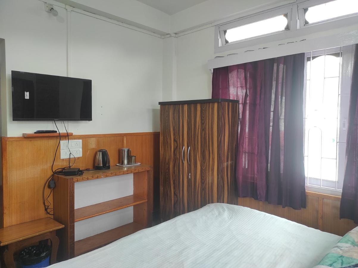 Hotel Tawang Regency Buitenkant foto