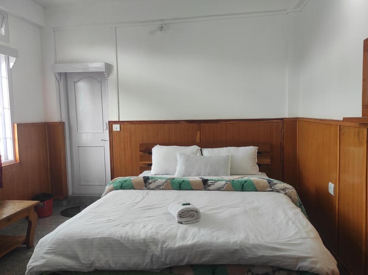 Hotel Tawang Regency Buitenkant foto
